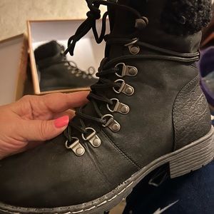 New women’s Charlie boots by Very G.